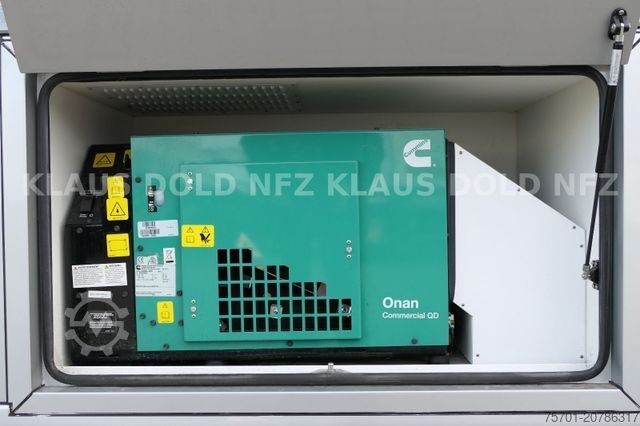 Viehtransporter LKW MAN TGM 18.290 Pferdetransport Wohnwagen Slide-Out