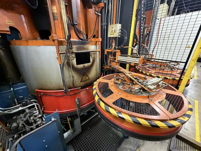 Hydraulische Reifenvulkanisierpresse Harburg-Freudenberger Maschinenbau GmbH MCP 52-180IC