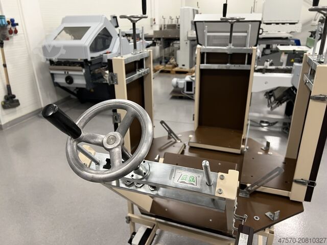 Buchbindereimaschine MURO 4 x 5000 A4/HAD 4-station bookbinding press for gluing