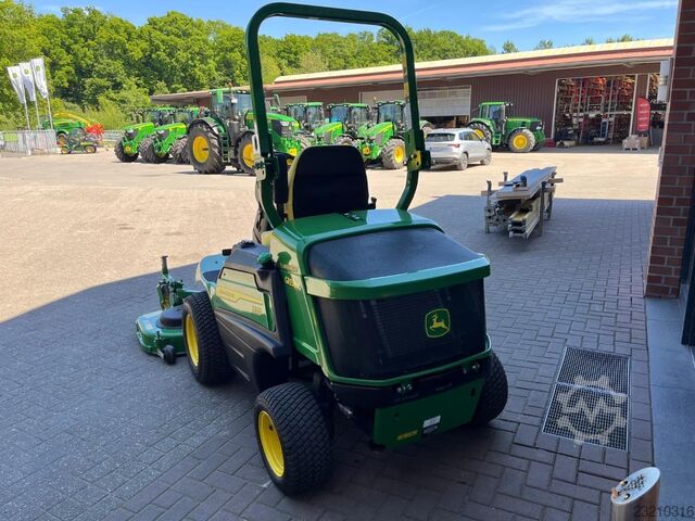 John Deere F1570 inkl. 1,52mtr. Mähwerk John Deere F1570 inkl. 1,52mtr. Mähwerk