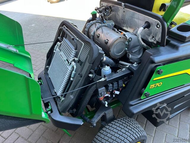 John Deere F1570 inkl. 1,52mtr. Mähwerk John Deere F1570 inkl. 1,52mtr. Mähwerk