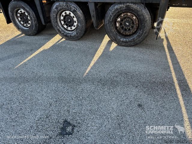 Auflieger mit Pritsche & Plane Schmitz Cargobull Semitrailer Curtainsider Mega