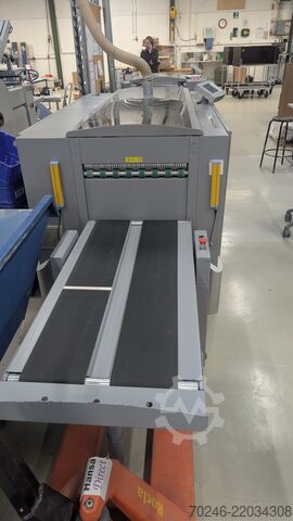 Roll-to-cut-sheet finishing system Lasermax Roll Systems LX550 + LX581