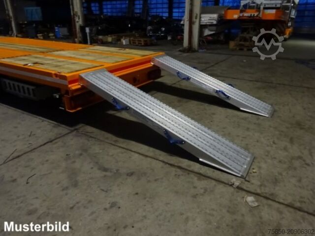 Tieflader-Sattelauflieger Möslein ST 3 Plato 8,7  3 Achs Satteltieflader Plato 45 t GGfür Fertigteile, Baumaschinen