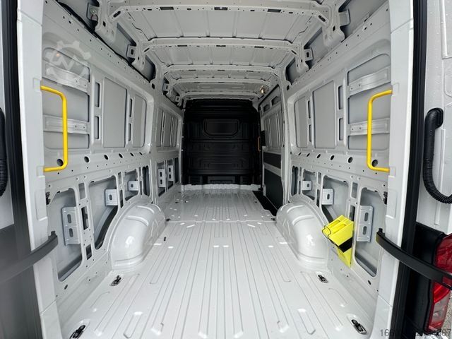 High top van VOLKSWAGEN Crafter Kombi Kasten 35 L3H3 AHK LED 270Türen
