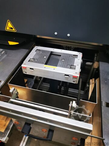 Halbautomatisches Spannen von Leinwänden ISAG Imaging Solutions AG EasyFrame