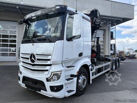 Tipper truck MERCEDES-BENZ ACTROS 2551 6X2, PALFINGER-ABROLLKIPPER MIT SCHROTTKRAN,  LENK-LIFTACHSE, EURO 6