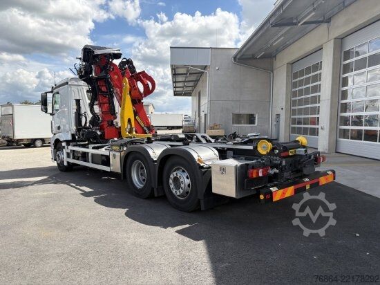 Tipper truck MERCEDES-BENZ ACTROS 2551 6X2, PALFINGER-ABROLLKIPPER MIT SCHROTTKRAN,  LENK-LIFTACHSE, EURO 6