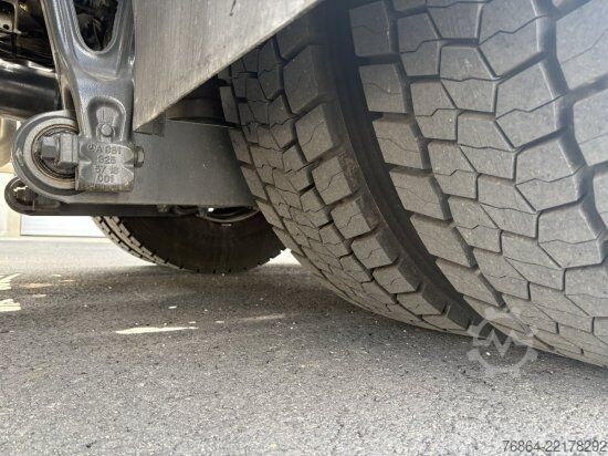 Tipper truck MERCEDES-BENZ ACTROS 2551 6X2, PALFINGER-ABROLLKIPPER MIT SCHROTTKRAN,  LENK-LIFTACHSE, EURO 6