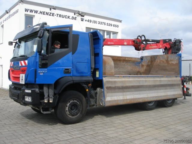 Tipper truck IVECO TRACKER 260T50 6x4 3-Achs Kipper Heckkran Espilo
