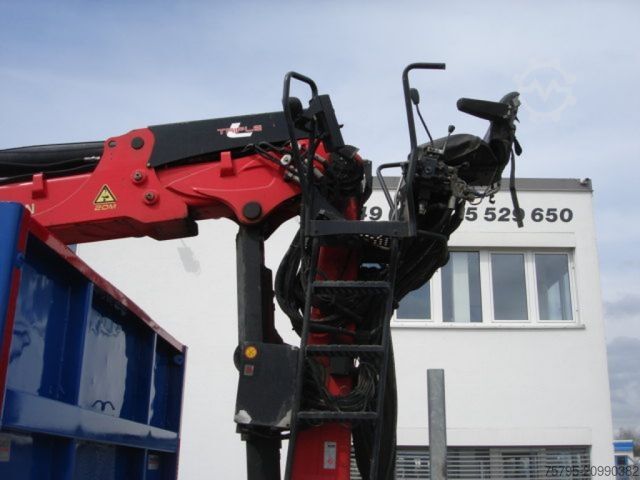 Tipper truck IVECO TRACKER 260T50 6x4 3-Achs Kipper Heckkran Espilo