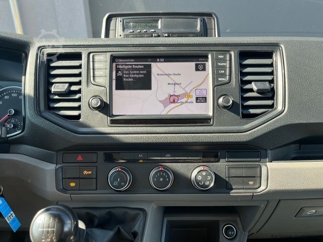 Minibus VOLKSWAGEN CRAFTER 2.0TDI 8 SITZER TEMP. KLIMA AHK 1.HAND