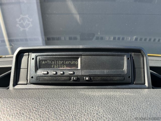 Minibus VOLKSWAGEN CRAFTER 2.0TDI 8 SITZER TEMP. KLIMA AHK 1.HAND