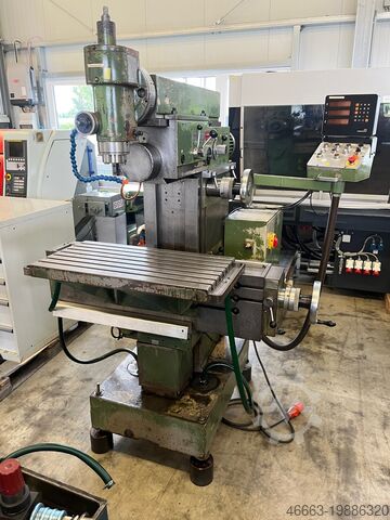 Universal milling machine from school AVIA 
