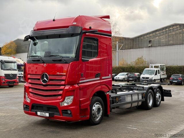 Wechselfahrgestell LKW MERCEDES-BENZ ACTROS 2543 6x2 Wechselaufbau BDF AHK 2 Betten