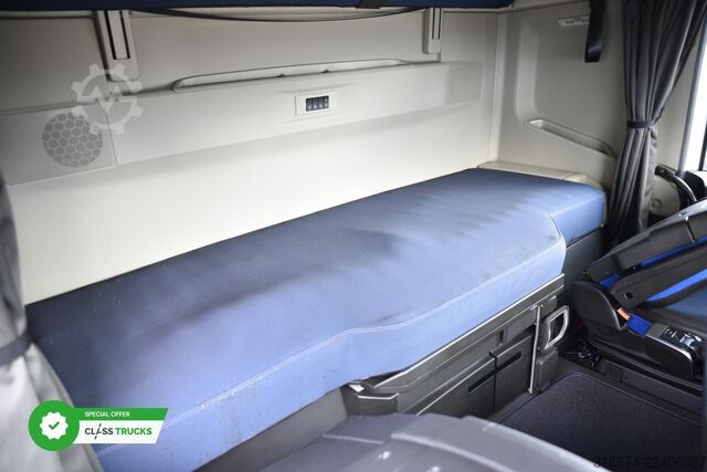 Standard tractor unit VOLVO FH 500 XL Retarder i-ParkCool ACC