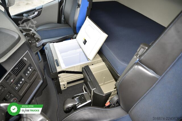 Standard tractor unit VOLVO FH 500 XL Retarder i-ParkCool ACC