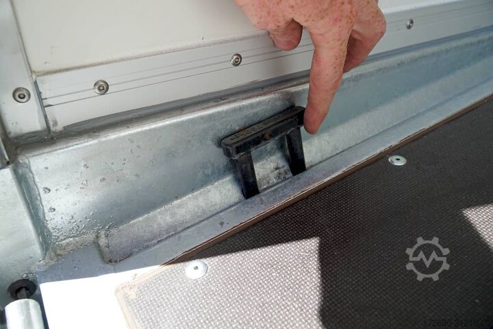 Absenkkofferanhänger Vezeko HUSKY FB K B 27.35 SP | SILBER 344X157X200CM 2700KG ABSENKKOFFERANHÄNGER