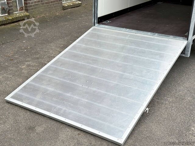 Kofferanhänger Vezeko TK B 15.30 | BLACK | RAMPE | SEITENTÜR 305X152X193CM 1500KG | AERO KOFFERANHÄNGER