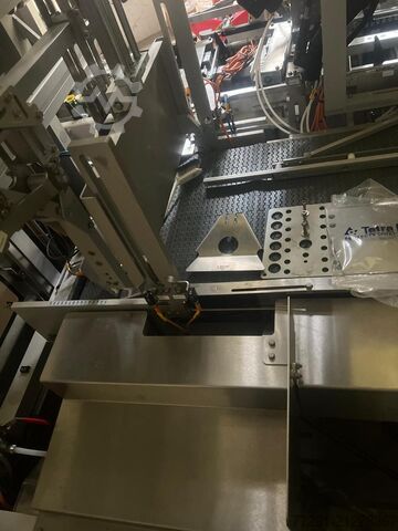 Beverage production machine TETRA PAK CARDBOARD PACKER CBP 32 V600 NEW CONDITION, FOR MULTI FORMATS