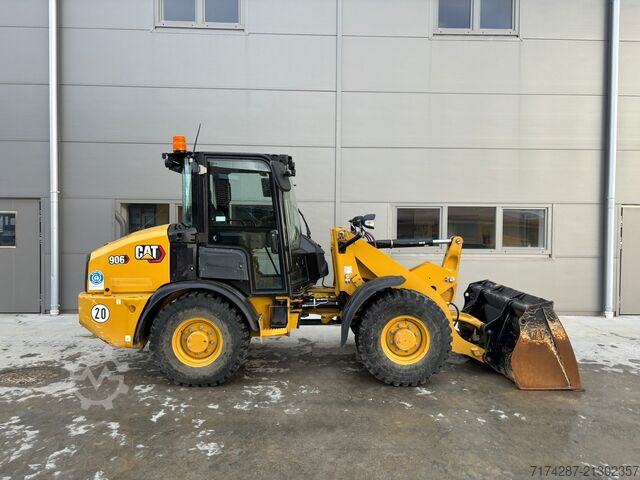 Radlader Caterpillar 906M