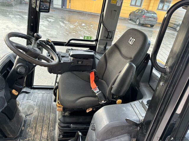 Radlader Caterpillar 906M