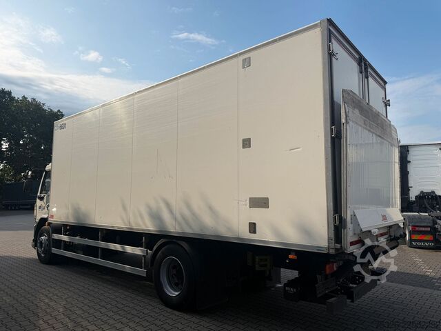 Refrigerated truck DAF LF 320 Monotemp., 18-to. stehende LBW, weiß