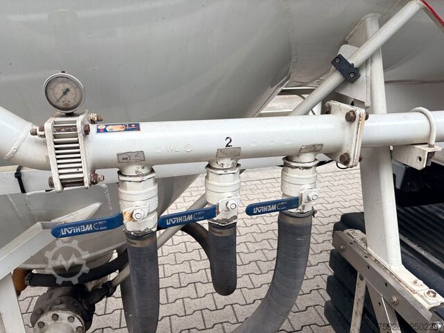 Silo semitrailer FELDBINDER EUT 60.3-4/4 LIFT LENK