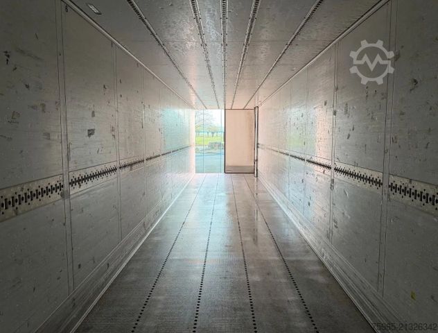 Kühlauflieger SCHMITZ CARGOBULL SKO24 THERMO KING SLX300 WITH 5400 ENGINE HOURS