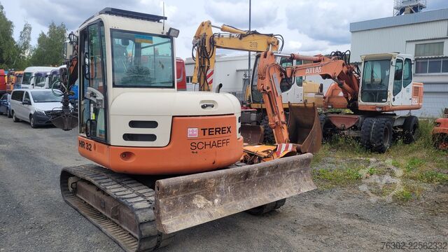 Crawler excavator Schaeff HR 32 Kompaktbagger Circular