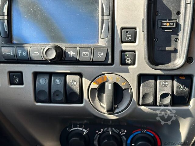 Standard SZM DAF XF 460 4x2 BL SA Klima LM  Navi