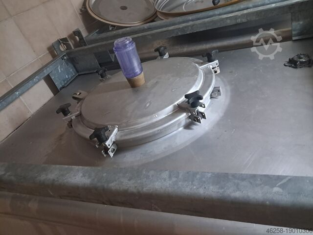 4 transport containers 1000 liters