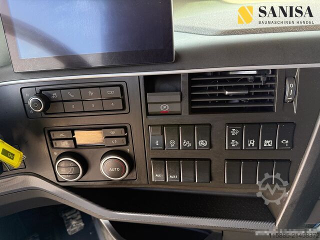 Standard tractor unit Volvo FH 500/2 Tanks/Globetrotter/I-Park Cool