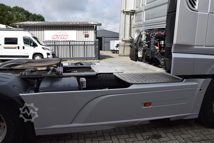 Standard SZM Daf XF 530 Flachdach Retarder Leder ACC TV Navi
