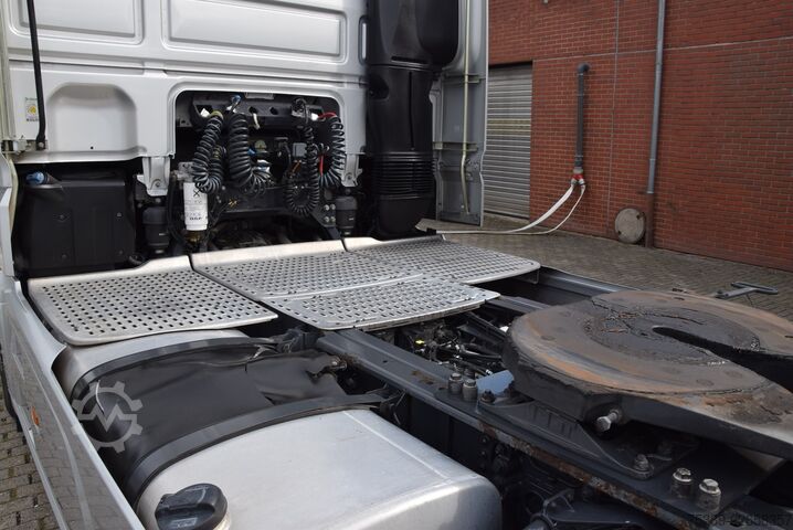 Standard SZM Daf XF 530 Flachdach Retarder Leder ACC TV Navi