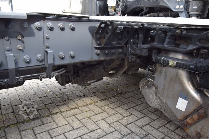 Standard SZM Daf XF 530 Flachdach Retarder Leder ACC TV Navi
