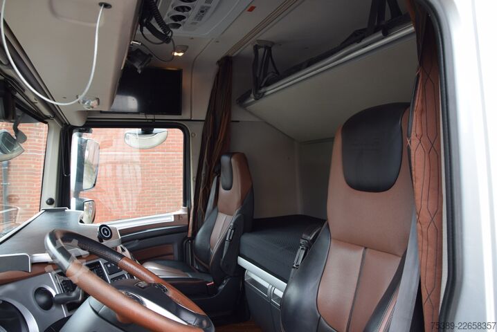 Standard SZM Daf XF 530 Flachdach Retarder Leder ACC TV Navi