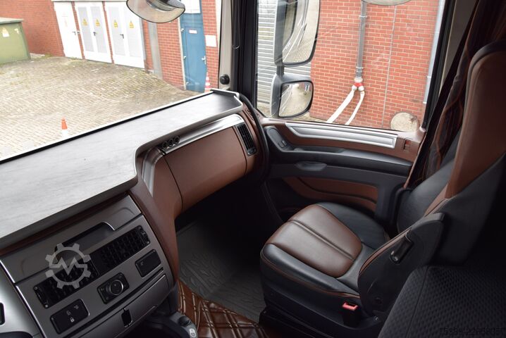 Standard SZM Daf XF 530 Flachdach Retarder Leder ACC TV Navi