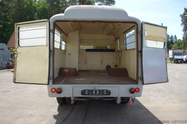 Feuerwehr/Rettung Ford Ford FK 3500 V8 mit H-Kennzeichen Oldtimer ehemaliger Krankenwagen