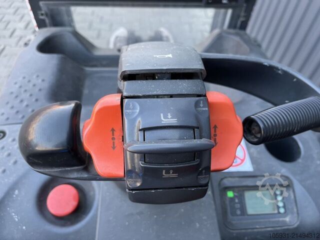 Fahrerstandstapler Linde D12SP