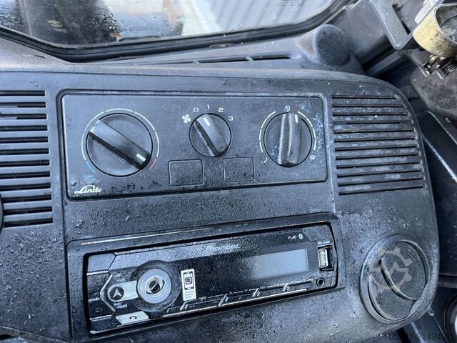 Electric 4-wheel forklift Linde E50HL-01