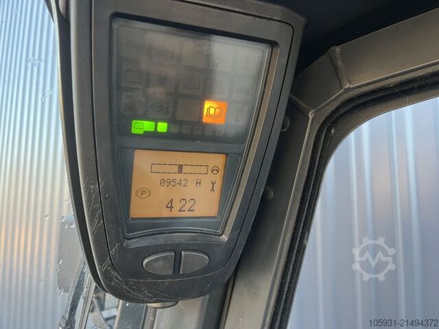 Electric 4-wheel forklift Linde E50HL-01