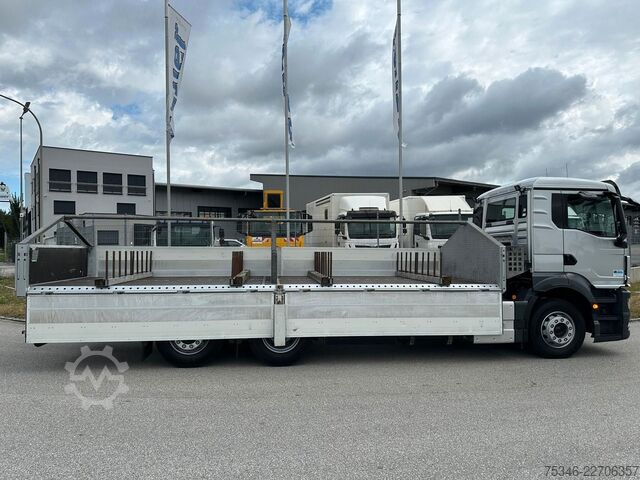 LKW mit Pritsche (offen) MAN TGS 26.360 LL/Pritsche 7,10 m/Lenkachse/ 108 tkm
