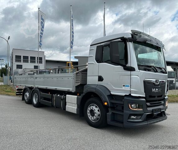 LKW mit Pritsche & Plane MAN TGS 26.360 LL/Pritsche 7,10 m/Lenkachse/ 108 tkm