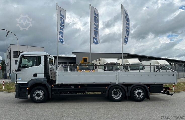 LKW mit Pritsche & Plane MAN TGS 26.360 LL/Pritsche 7,10 m/Lenkachse/ 108 tkm