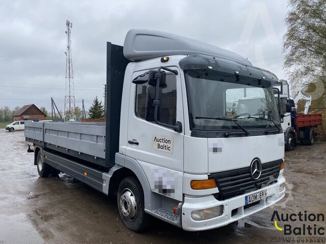 Flatbed Mercedes-Benz 815