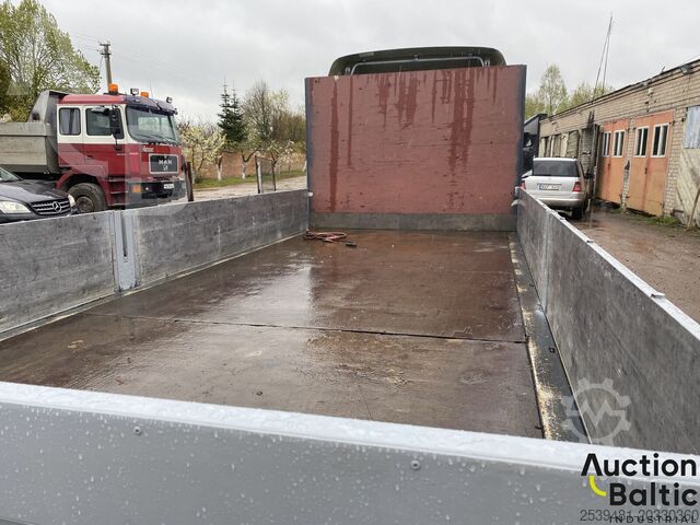 Flatbed Mercedes-Benz 815