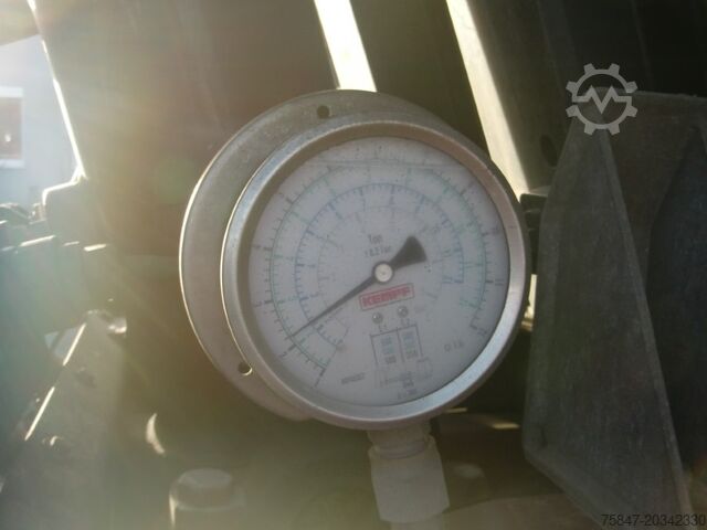 Kipper Auflieger KEMPF SKM 36/3 ALU 37m³ Lift Teflon