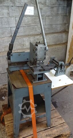 Ausklinkmaschine Reinhardt Maschinenbau GmbH