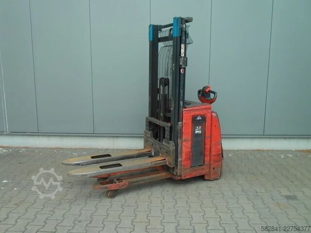 Electric pedestrian stacker LINDE L 16 i